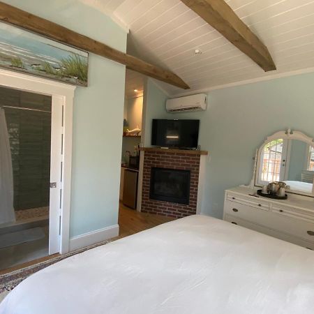 The Clarendon House Bed & Breakfast โพรวินซ์ทาวน์ ภายนอก รูปภาพ