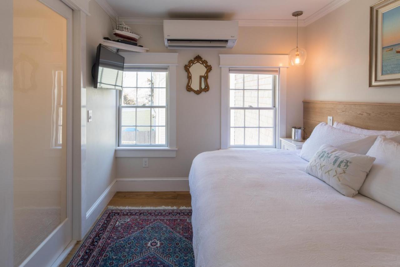 The Clarendon House Bed & Breakfast โพรวินซ์ทาวน์ ภายนอก รูปภาพ
