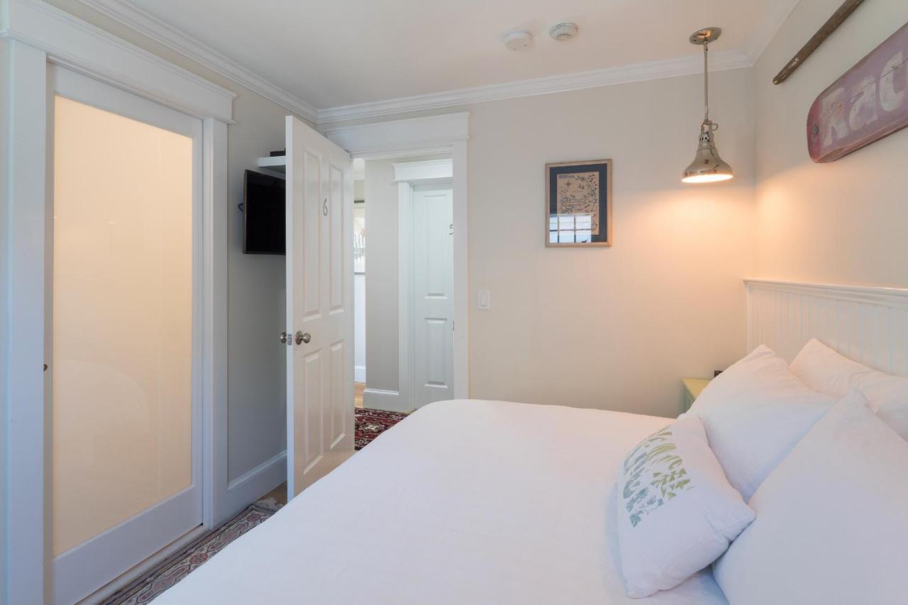 The Clarendon House Bed & Breakfast โพรวินซ์ทาวน์ ภายนอก รูปภาพ