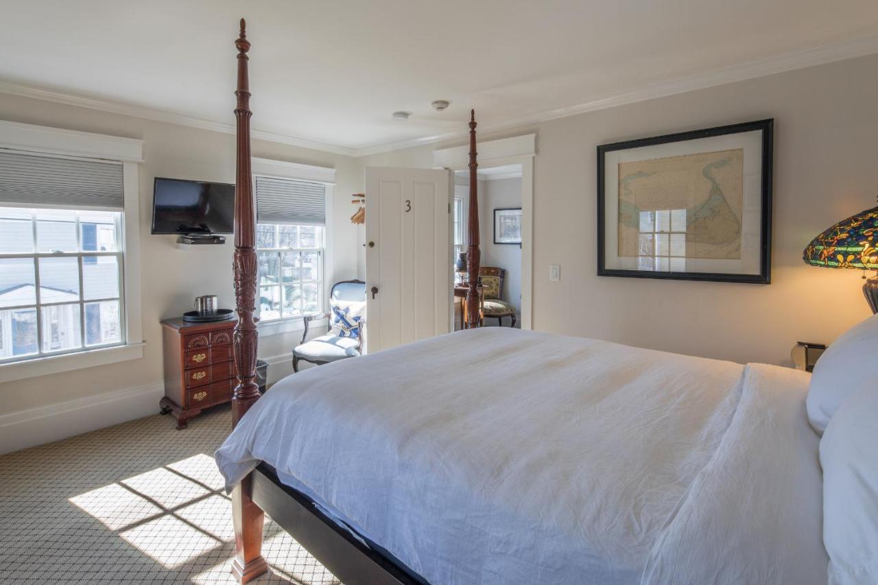 The Clarendon House Bed & Breakfast โพรวินซ์ทาวน์ ภายนอก รูปภาพ