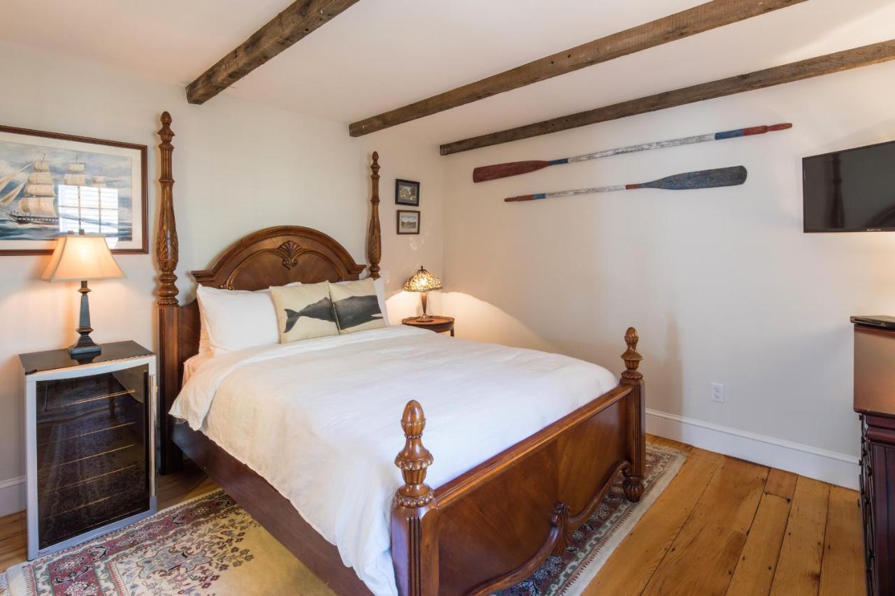 The Clarendon House Bed & Breakfast โพรวินซ์ทาวน์ ภายนอก รูปภาพ